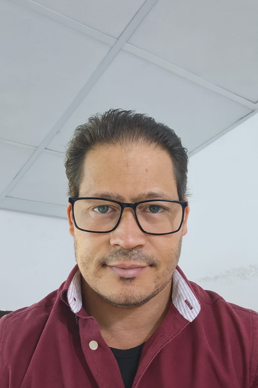 Armando Lopes — Fundador